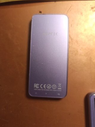 Reproductor MP3 AGPTEK 64 GB Morado/Plateado