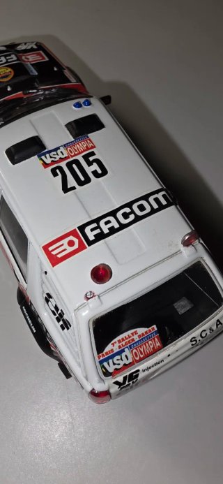 Colección coches escala 1 43 Renault 18 Dakar