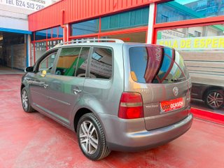 Volkswagen Touran 2.0 TDI 140 Advance 5p DSG