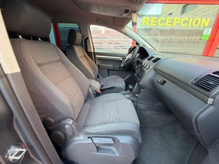 Volkswagen Touran 2.0 TDI 140 Advance 5p DSG