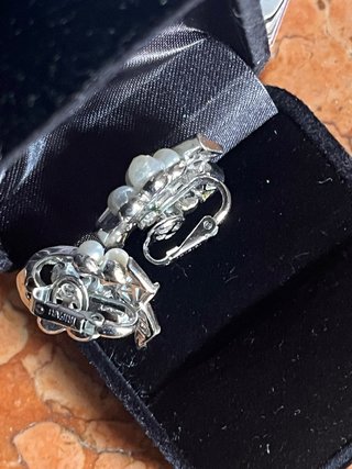 Orecchini Trifari vintage perle argento