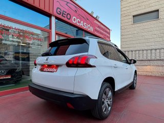 Peugeot 2008 1.2- 82 Style 5p