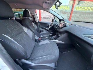 Peugeot 2008 1.2- 82 Style 5p
