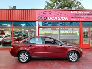 Volvo S40 2.0D 136 Momentum 4p