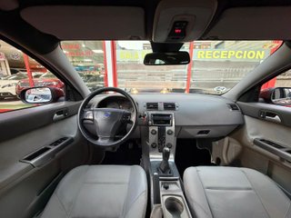 Volvo S40 2.0D 136 Momentum 4p