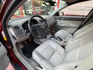 Volvo S40 2.0D 136 Momentum 4p