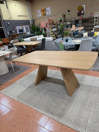 Mesa de comedor extensible de madera