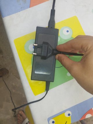 Cargador Patinete Eléctrico