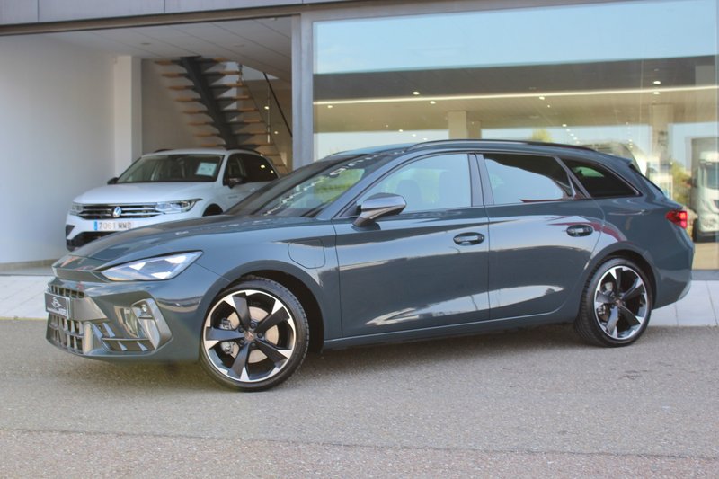Cupra León 2025, foto 2