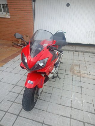 Honda CBR600F Roja y Azul
