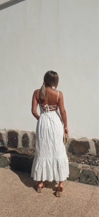 Vestido blanco bordado Zara