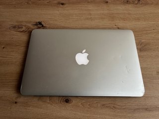 Macbook Air 11' 2014 Plata + Cargador