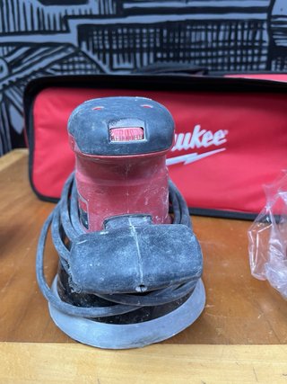 Lijadora Rotorbital Milwaukee 400W