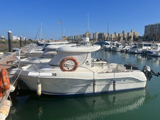Barco Quicksilver Pilothouse 640