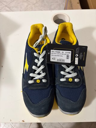Diadora Utility Run Text Low S1P SRC ESD