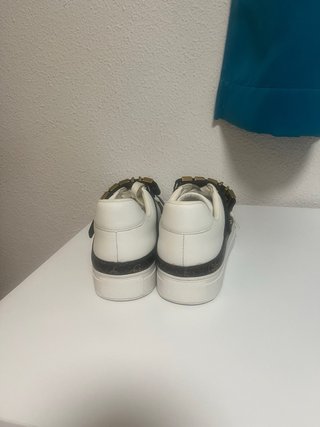 Zapatillas Guess Blancas y Marrones