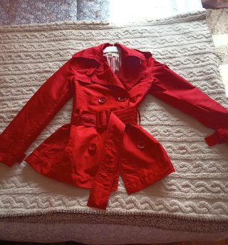 Gabardina Zara Roja