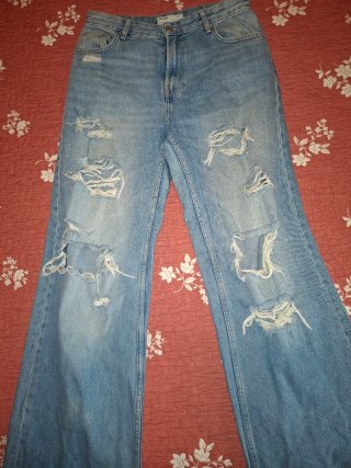 Pantalones vaqueros Bershka rotos