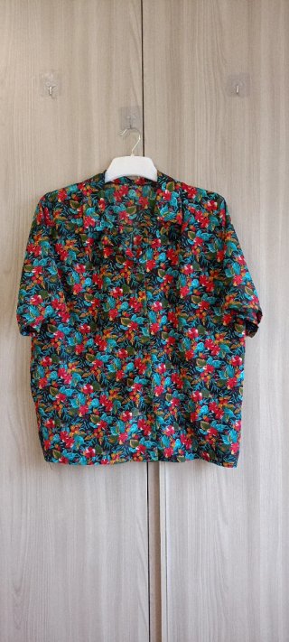 Completo Camicia Floreale e Pantaloni Verdi