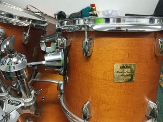 Batería Yamaha Maple Custom Absolute con estuches