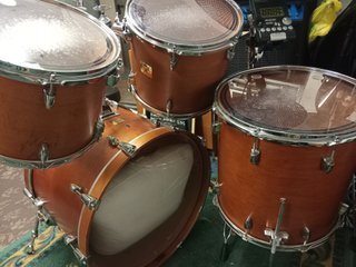 Batería Yamaha Maple Custom Absolute con estuches