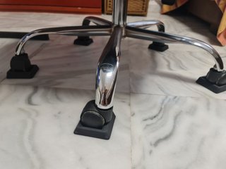 Volante Thrustmaster TMX + Cockpit Metálico