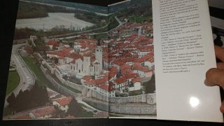 Venzone : art and memory