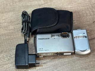Cámara Digital Traveler UW-8 de 8.1 megapixeles