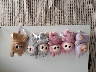 Lote 6 peluches Labubu
