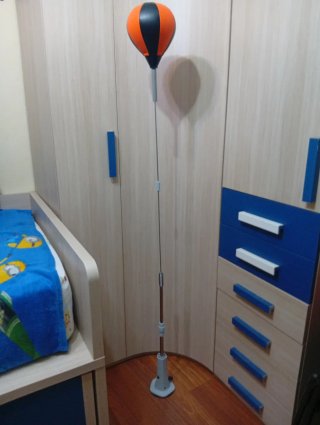Saco de boxeo de pie ajustable