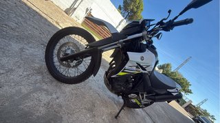 Yamaha XT 660R Enduro Blanca y Negra