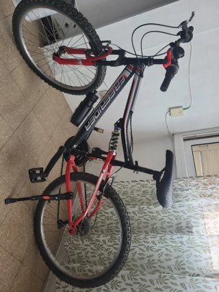 Bicicleta Freerider Negra y Roja