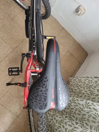 Bicicleta Freerider Negra y Roja