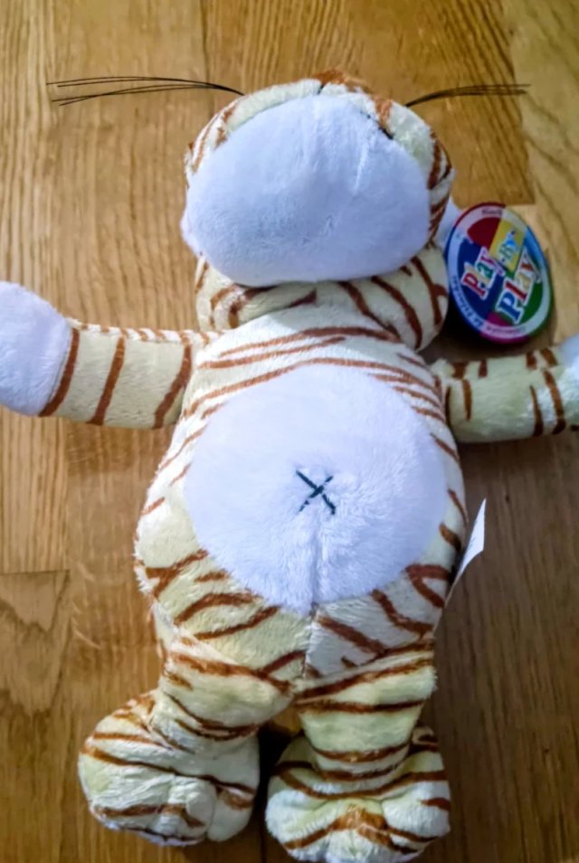 Peluche Tigre Play by Play con etiqueta