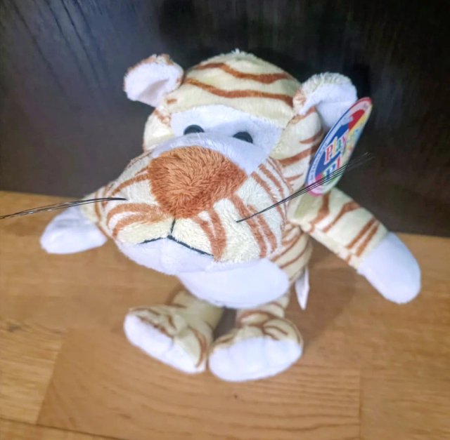 Peluche Tigre Play by Play con etiqueta