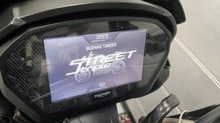 Triumph Street Triple 765 RS Negra