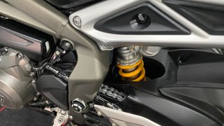 Triumph Street Triple 765 RS Negra