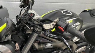 Triumph Street Triple 765 RS Negra