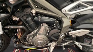 Triumph Street Triple 765 RS Negra