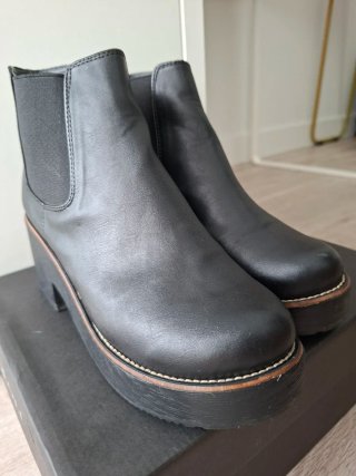 Botines Chelsea Negros Plataforma