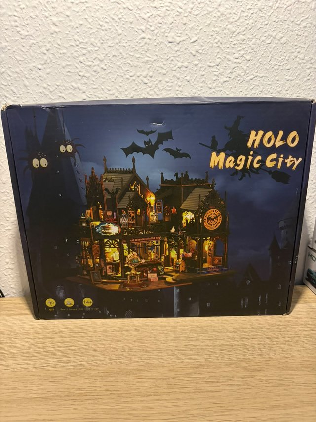 Casa Miniatura DIY HOLO Magic City con LED