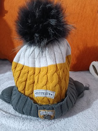 Gorro de lana Blueways con pompón