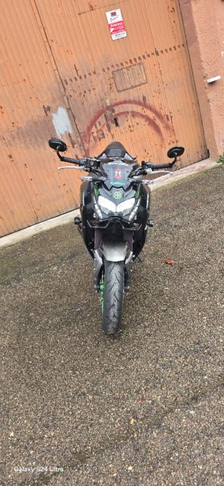 Kawasaki Z900 Negra/Azul Naked