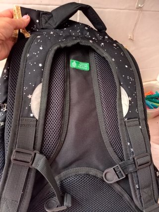 Mochila escolar espacial con estrellas