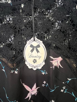 Talla M. Vestido Negro de Encaje DANITY.