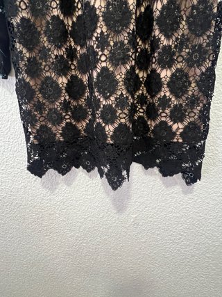 Talla M. Vestido Negro de Encaje DANITY.