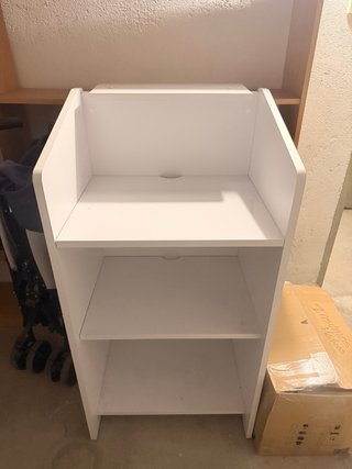 Estantería blanca de madera