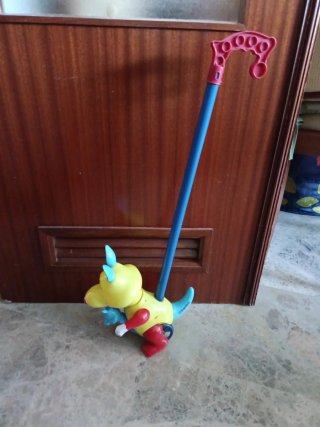 Caminador para bebés con forma de dinosaurio