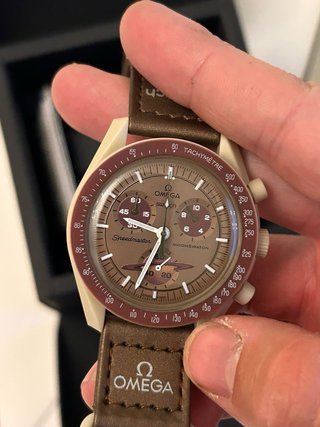 Omega x Swatch Mission To Saturn Marrón