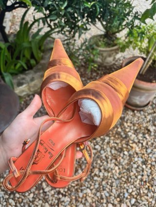 Zapatos vintage coral y dorado